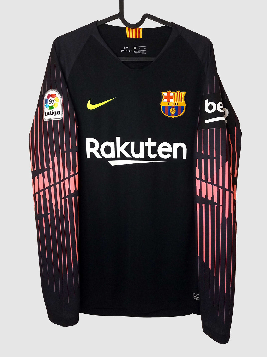 Barcelona 2018/19 Goalkeeper Home Shirt Front 894437-011