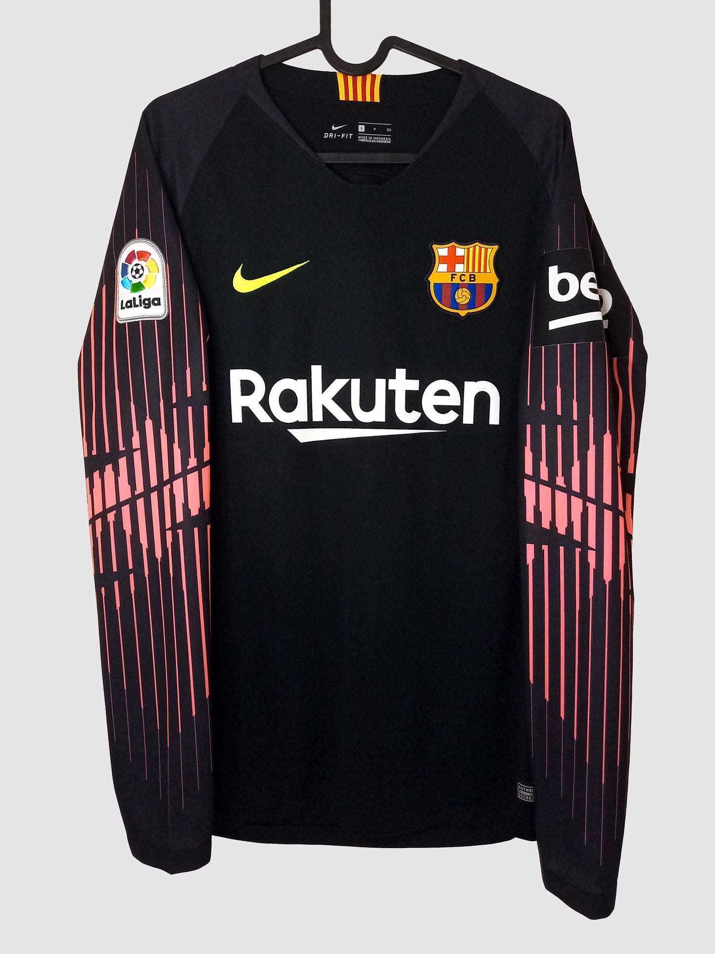 Barcelona 2018/19 Goalkeeper Home Shirt Front 894437-011