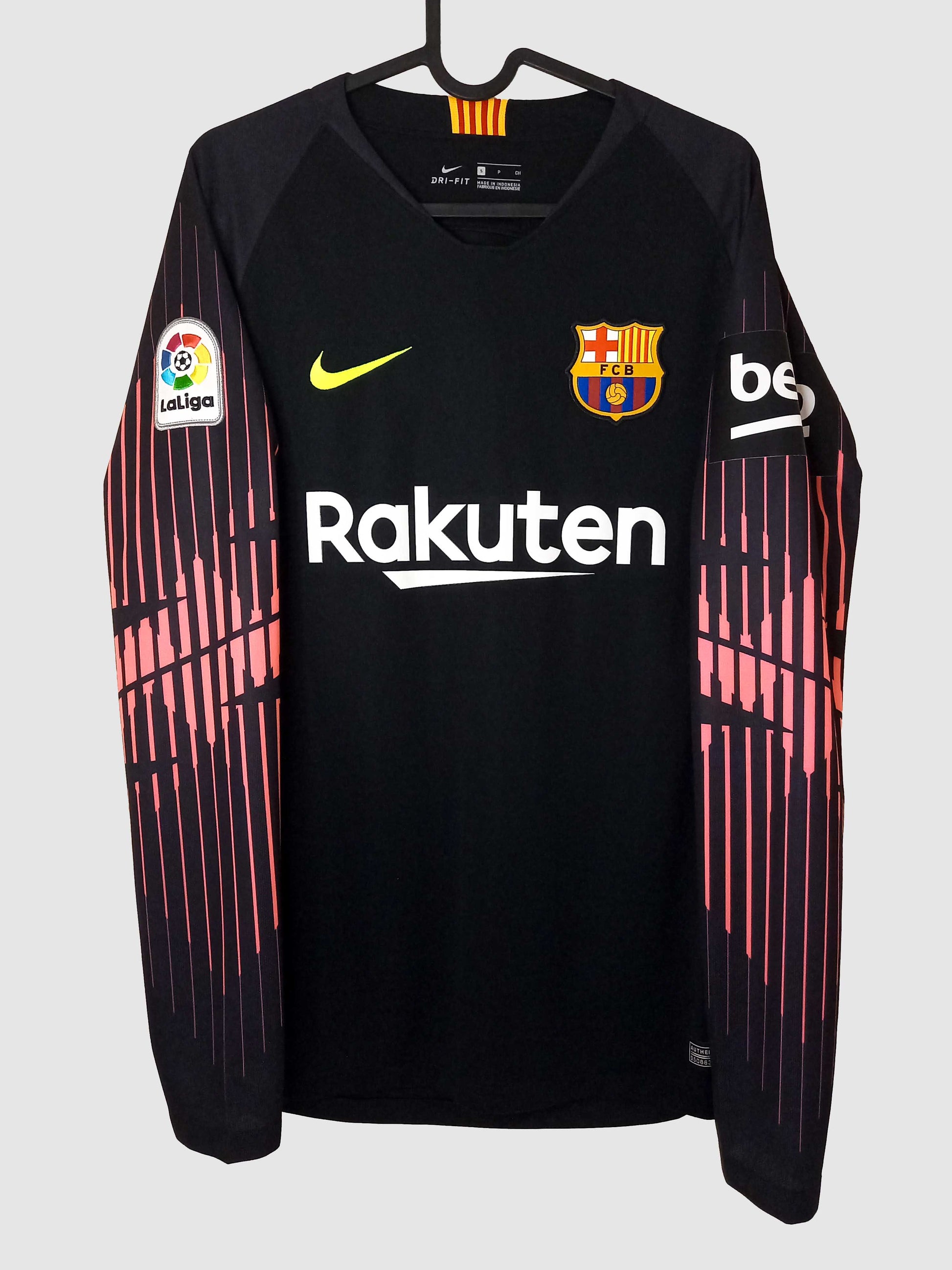 Barcelona 2018/19 Goalkeeper Home Shirt Front 894437-011