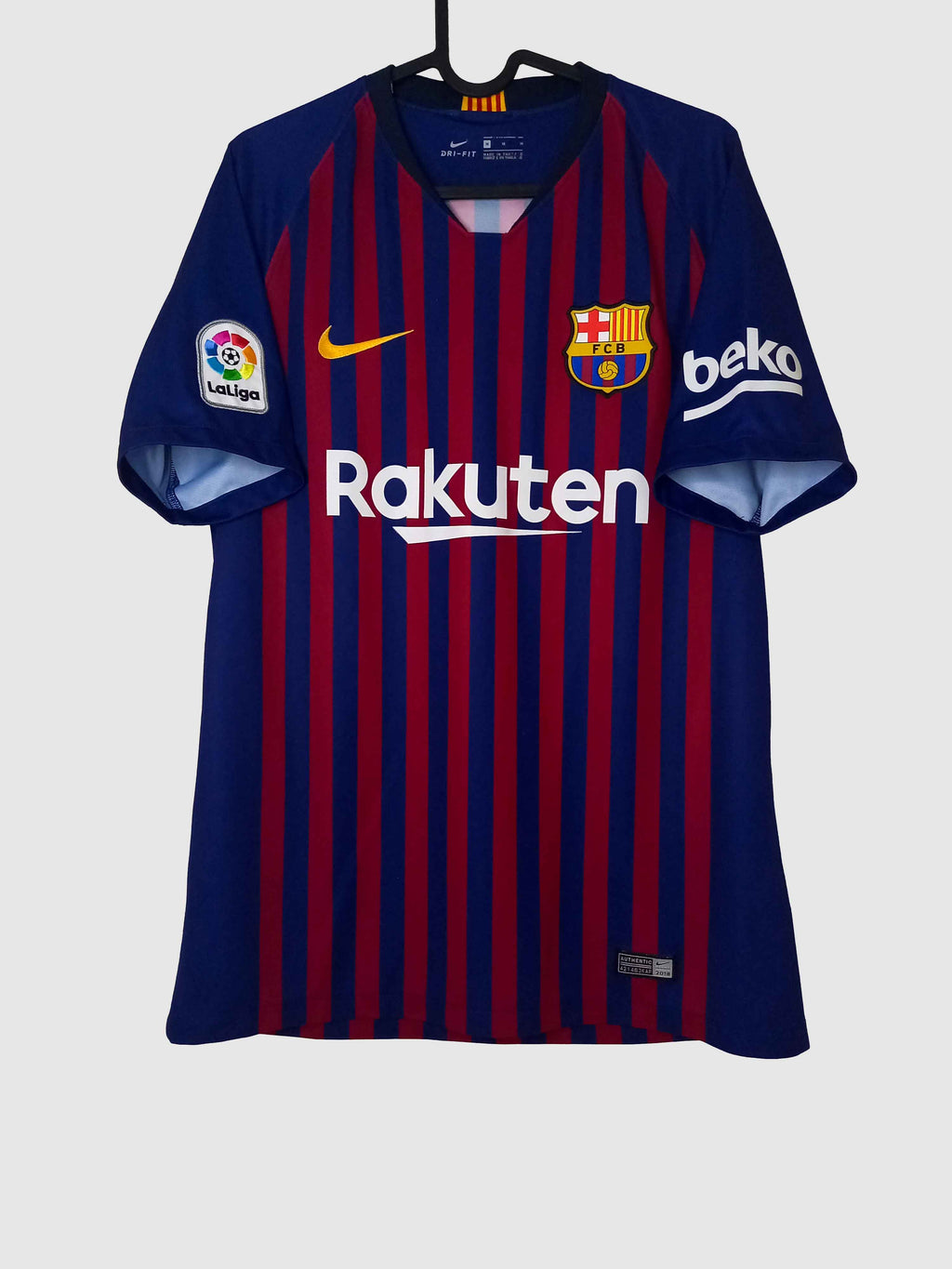 Barcelona 2018/19 Home Shirt Messi Front 894430-456