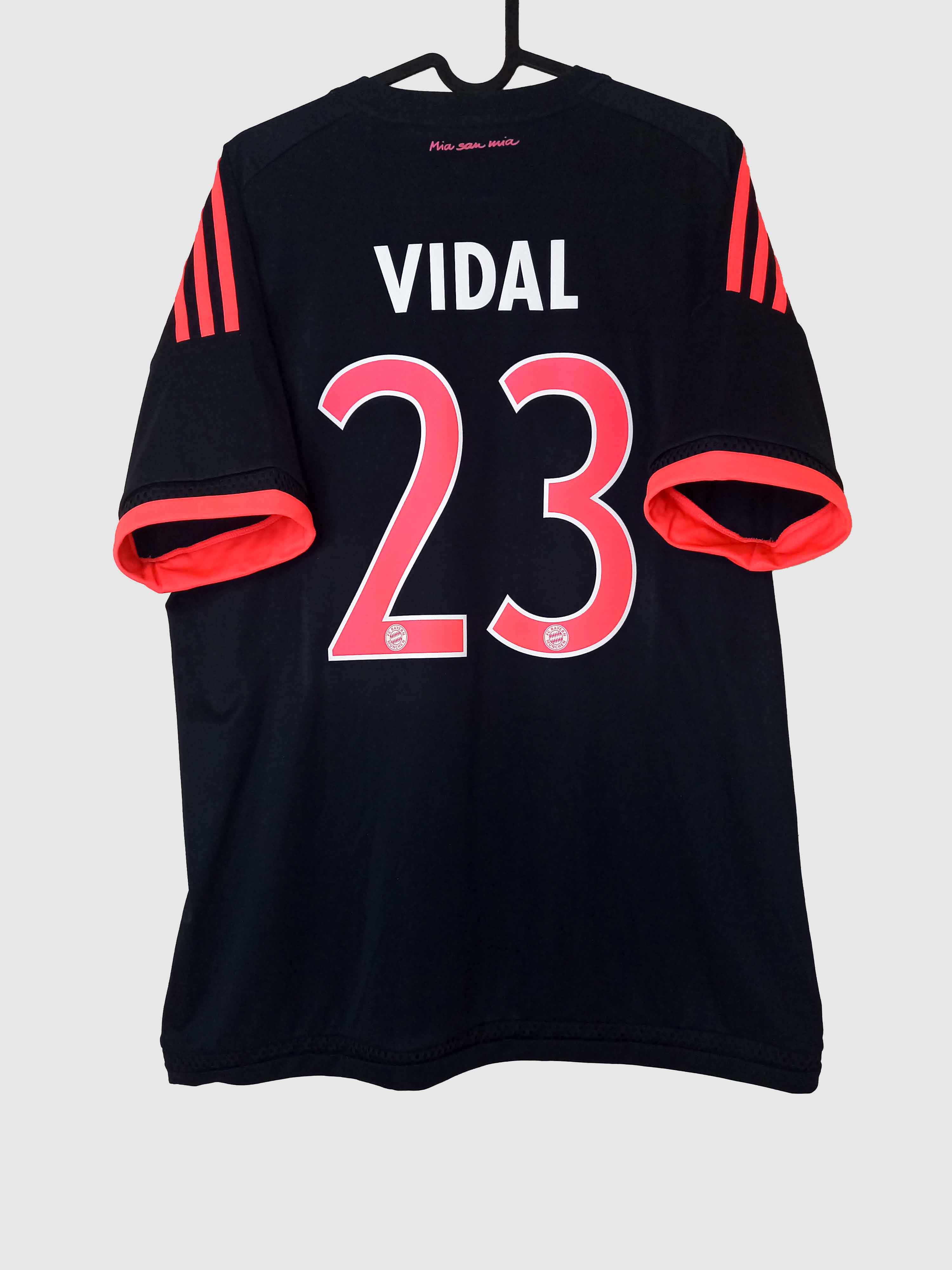 Bayern Munich 2015/16 Third Shirt Arturo Vidal Back AA5222