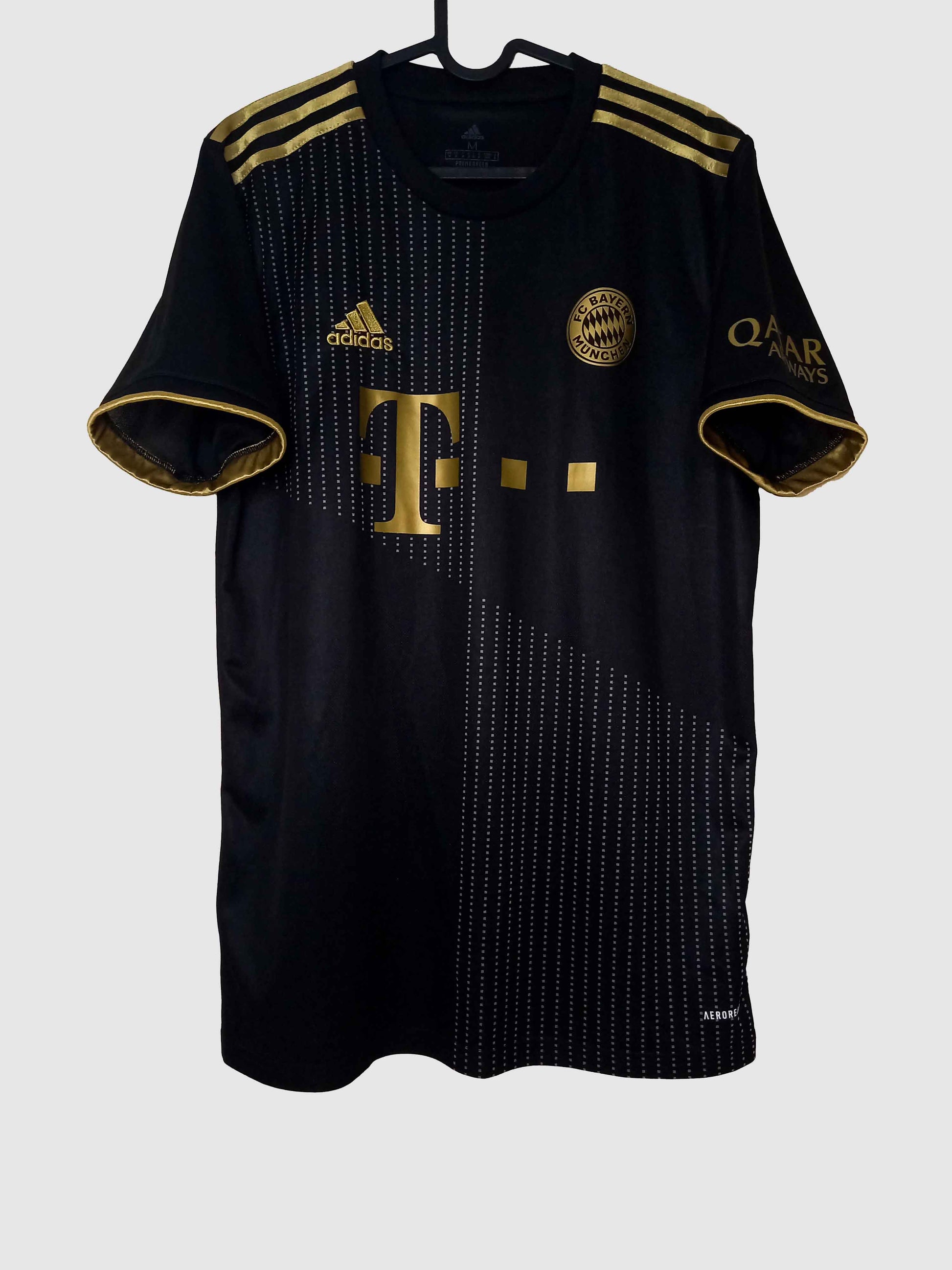Bayern Munich 2021/22 Away Shirt Alphonso Davies Front GM5317