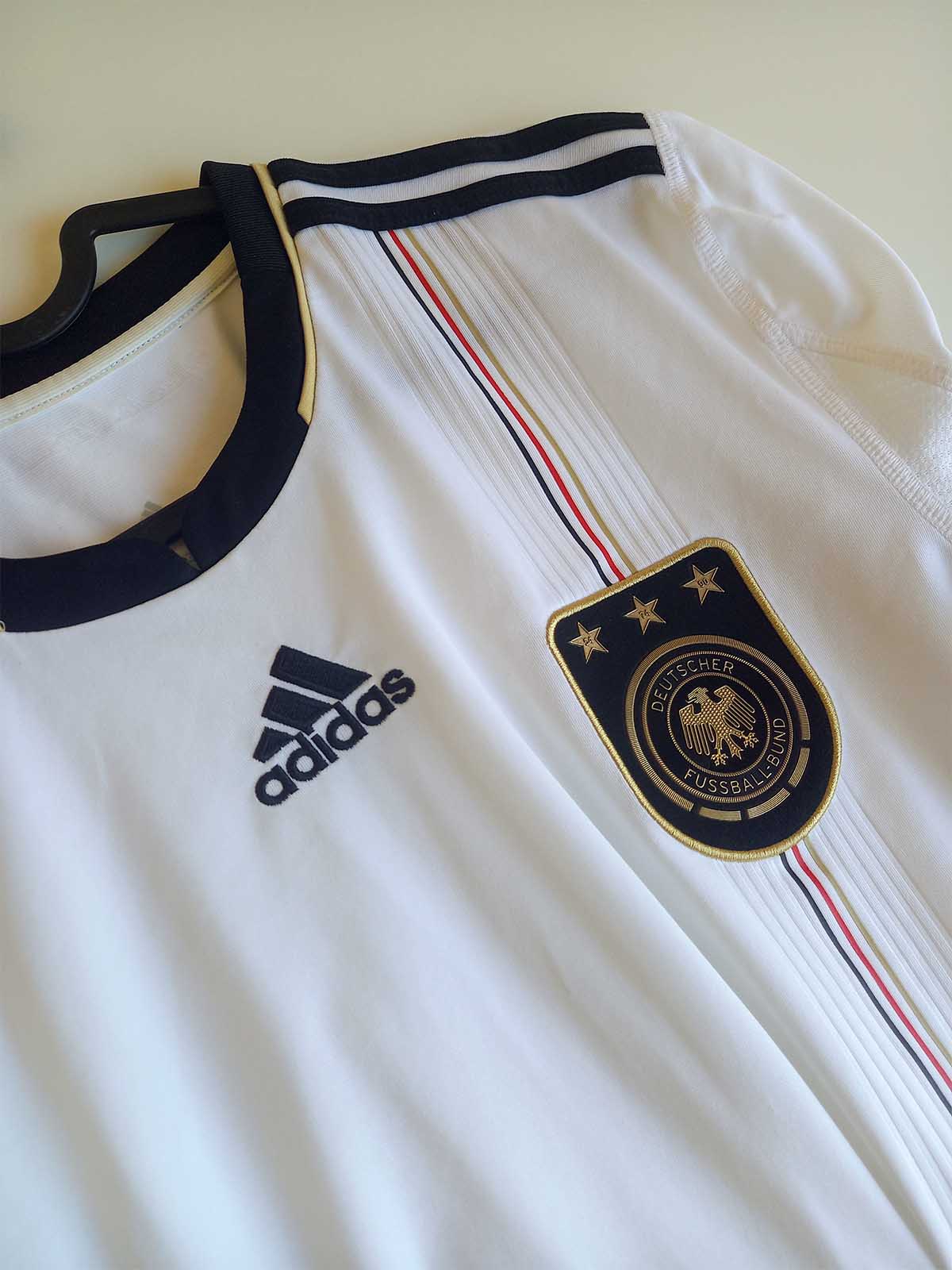 Germany 2010 home shirt P41477 upper