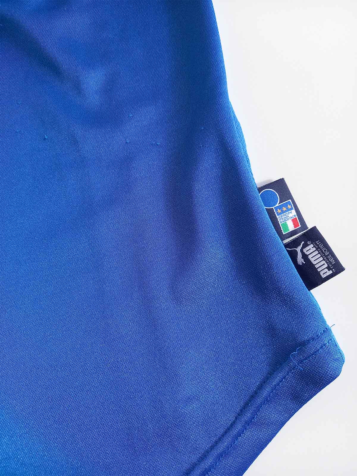 Italy 2004/05 Home Shirt 731225 tags italy