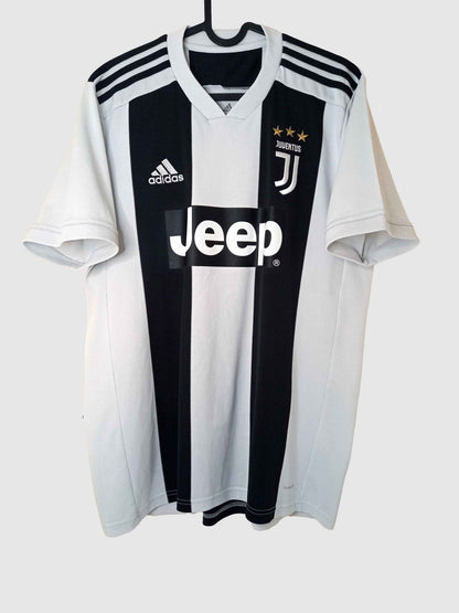 Juventus 2018/19 Home Shirt Can Front CF3489