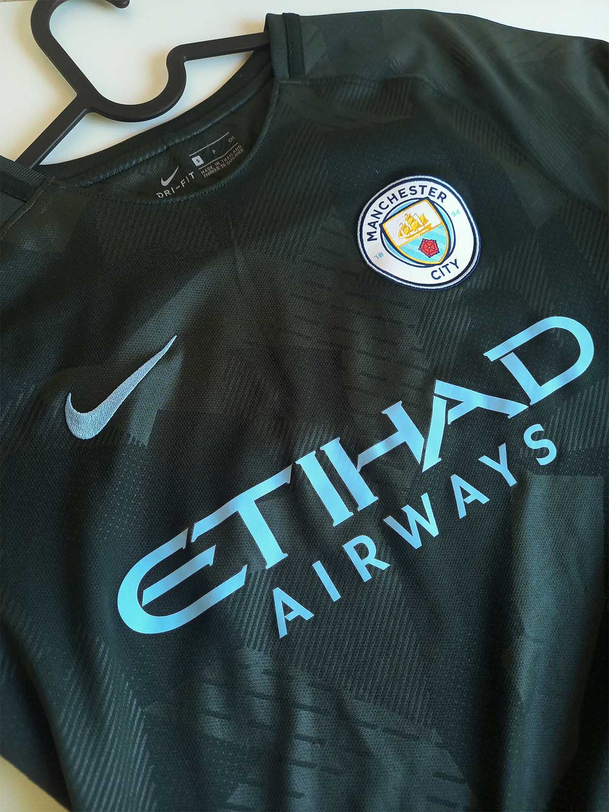 Manchester City 2017/18 third shirt 847259-333 upper
