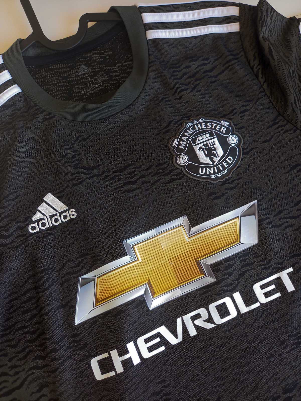 Manchester United 2020/21 Away Shirt Cavani EE2378 upper