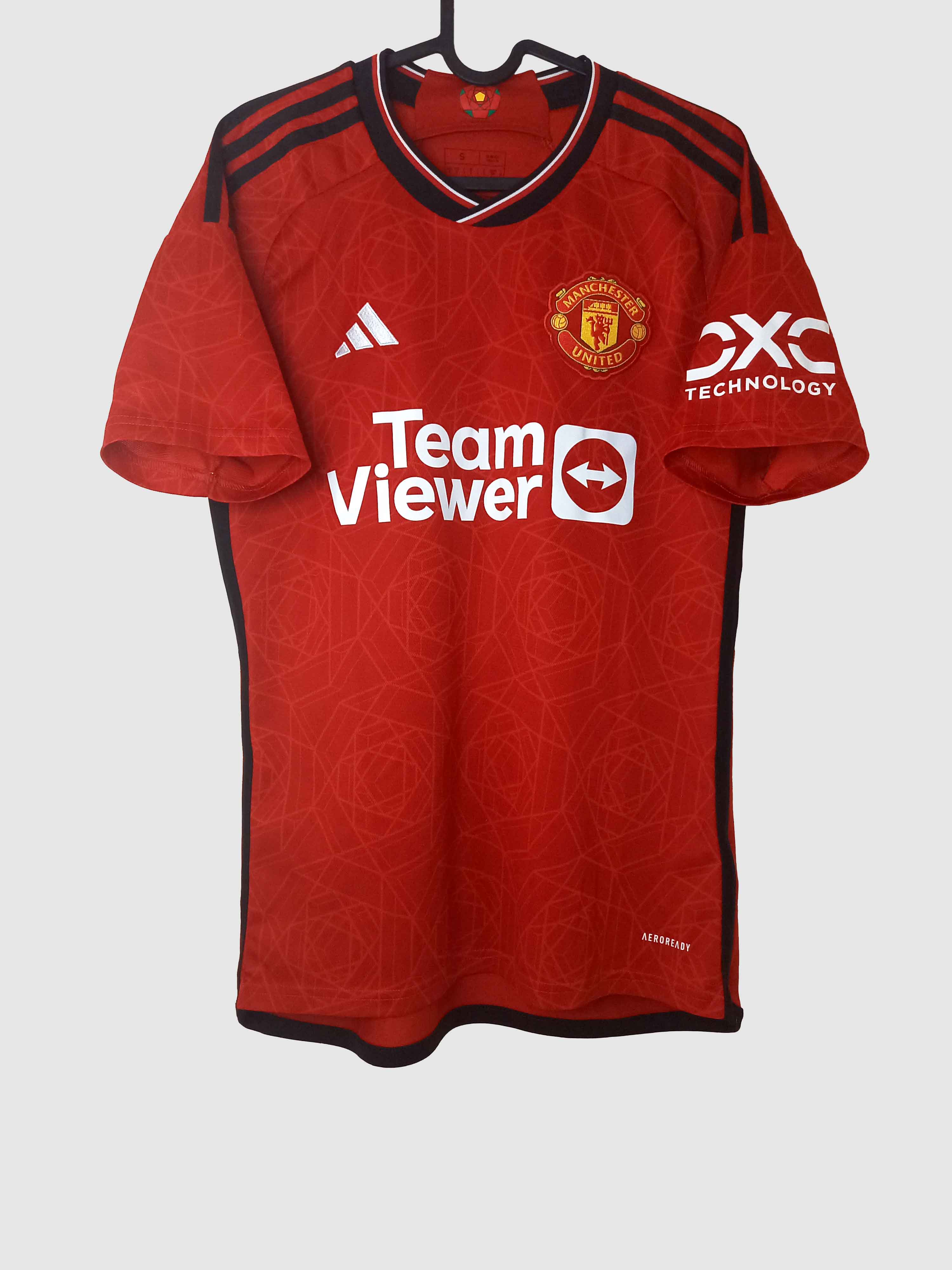 Manchester United 2023/24 Home Shirt Bruno Fernandes Front IP1726