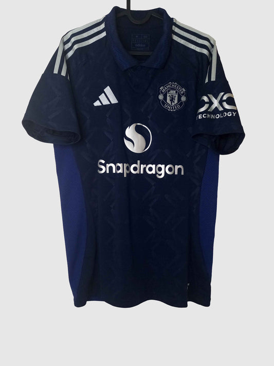 Manchester United 2024/25 Away Shirt Zirkzee Front IU1390