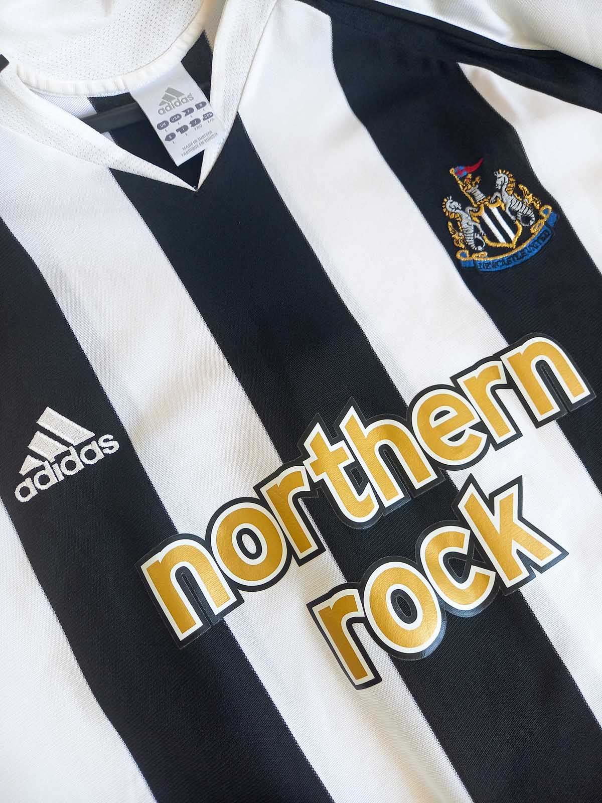 Newcastle United 2005/06 Home Shirt Shearer 110161 upper