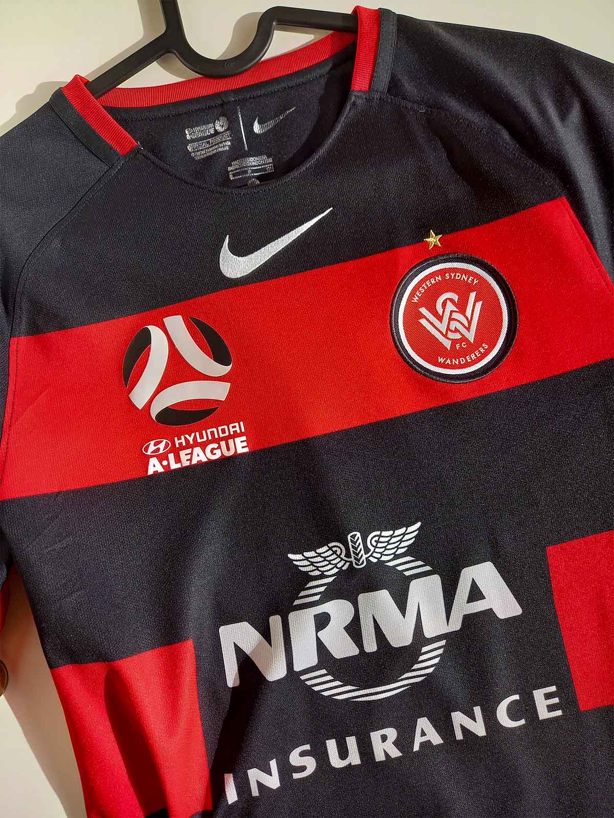 Western Syndey Wanderers 2017/18 Home Shirt 873079-658 logos