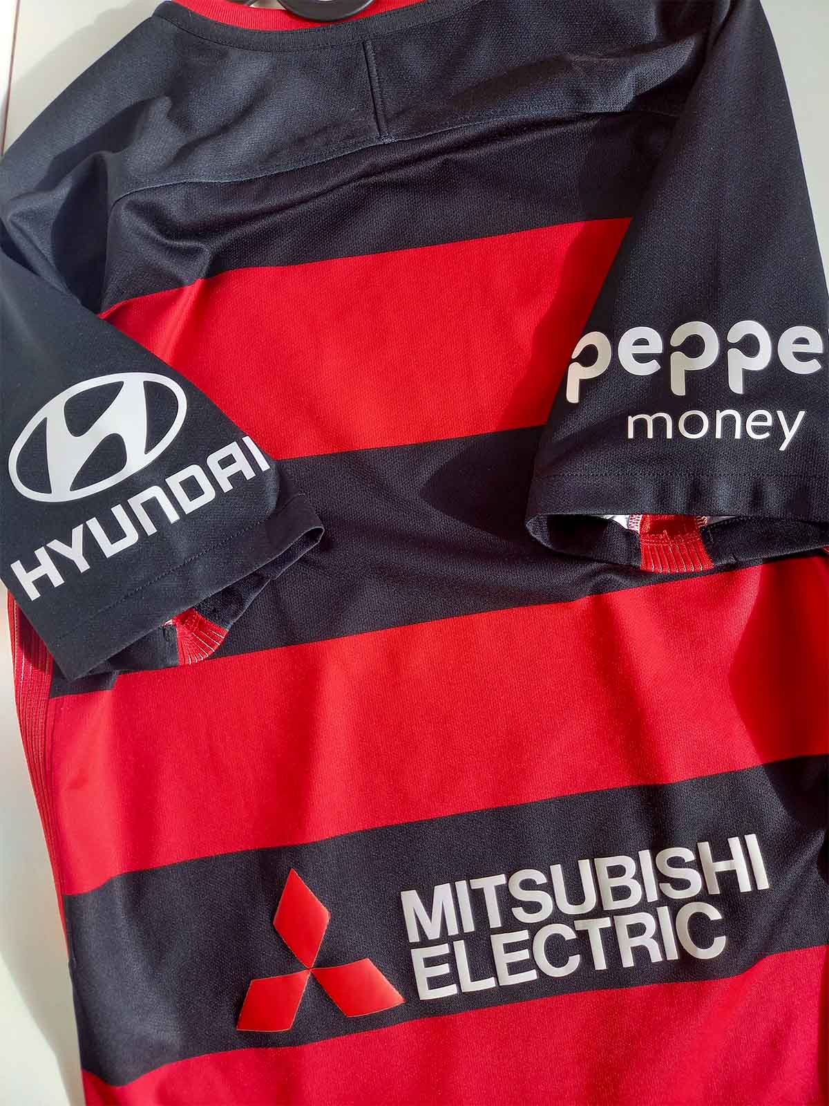 Western Syndey Wanderers 2017/18 Home Shirt 873079-658 sponsors