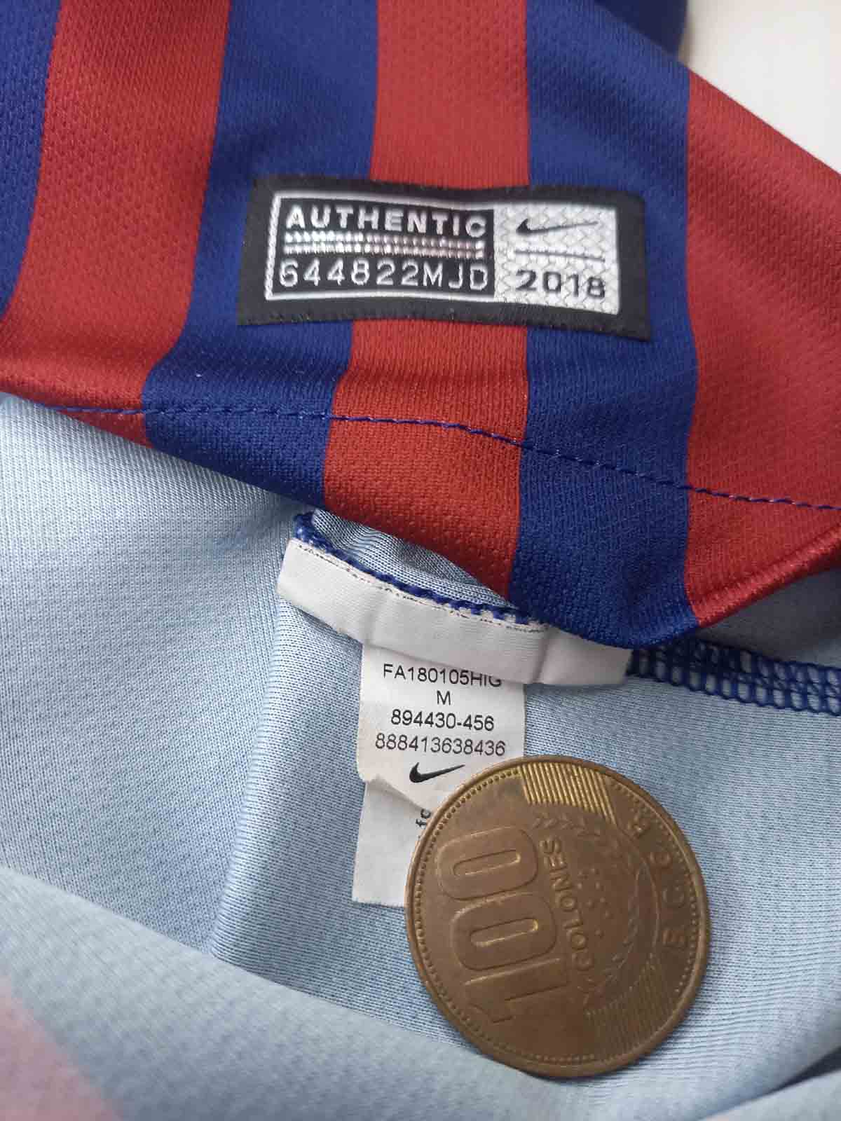 Barcelona 2018/19 Home Shirt Pique #3 (M-Mint)